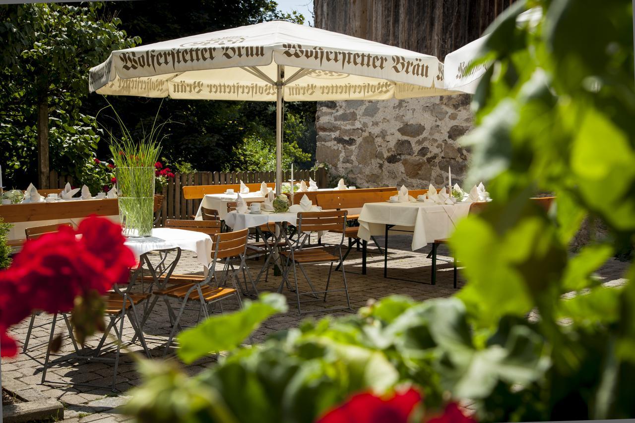 Hotel Wirtshaus Am Schloss Aicha vorm Wald Exterior photo