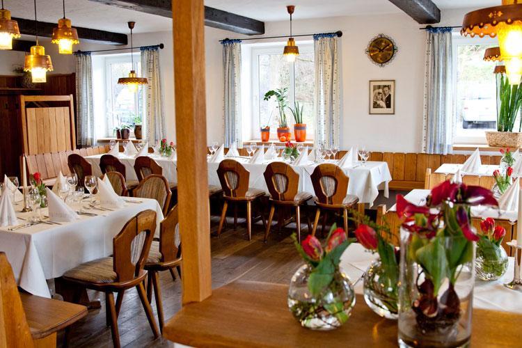 Hotel Wirtshaus Am Schloss Aicha vorm Wald Exterior photo